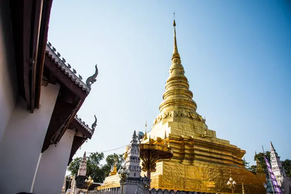 Phra Chae Haeng Temple의 파고다 — 스톡 사진