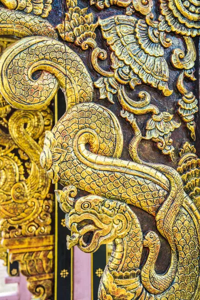 Ланна Стиль Резьбы Дереву Храме Таиланд — стоковое фото