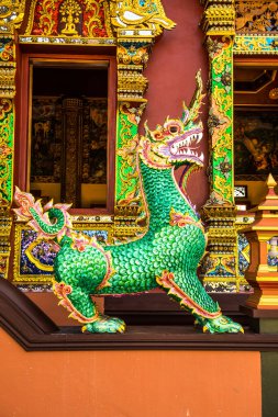 Himmapan hayvan heykeli Prayodkhunpol Wiang Kalong Tapınağı, Tayland.