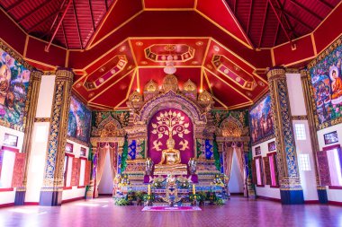 Prayodkhunpol 'deki güzel Buda heykeli Wiang Kalong Tapınağı, Tayland.