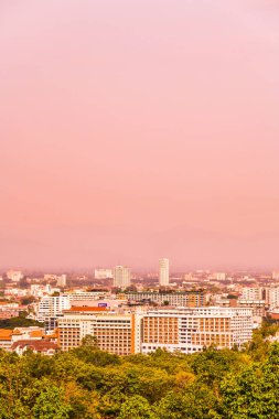 Mavi gökyüzü olan Chiangmai şehri, Tayland.