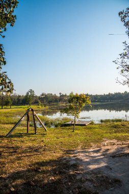 Tayland 'ın Chiangmai ilindeki Huay Tueng Tao gölünün manzara manzarası.