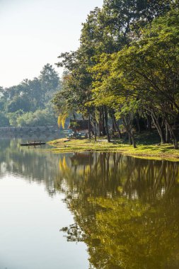 Tayland 'ın Chiangmai ilindeki Huay Tueng Tao gölünün manzara manzarası.
