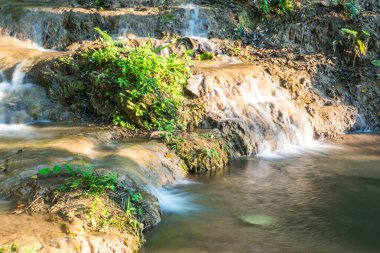 Tan Tong Şelalesi 'nde su akıyor, Tayland.