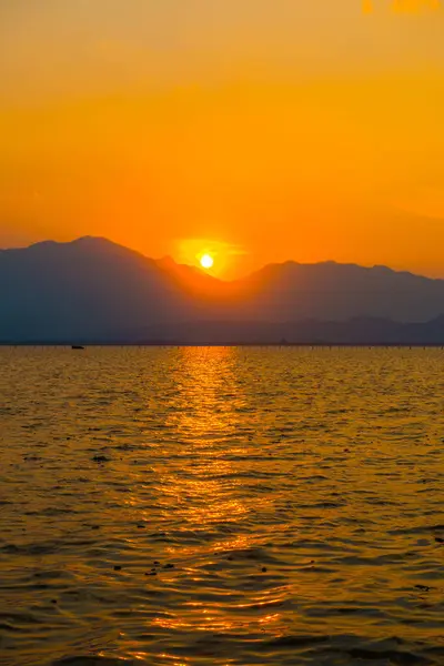 Zachód Słońca Nad Jeziorem Kwan Phayao Tajlandia — Zdjęcie stockowe