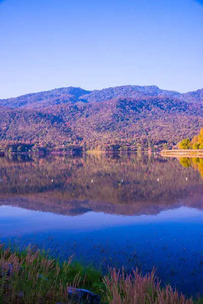 Widok Jezioro Huay Tueng Tao Prowincji Chiangmai Tajlandia — Zdjęcie stockowe