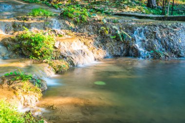 Tan Tong Şelalesi 'nde su akıyor, Tayland.