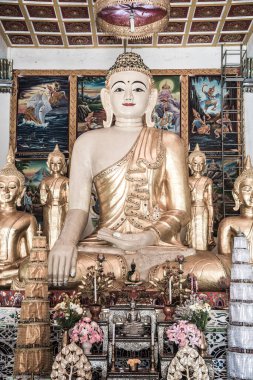 Hua Wiang Tai tapınağındaki güzel beyaz Buda, Tayland.