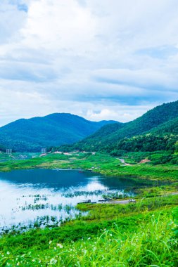 Mae Kuang Udom Thara barajının manzara manzarası, Tayland.