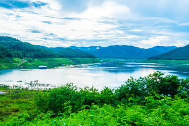 Mae Kuang Udom Thara barajının manzara manzarası, Tayland.