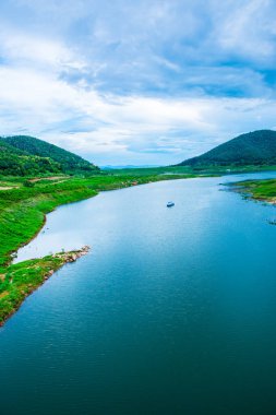 Mae Kuang Udom Thara barajının manzara manzarası, Tayland.