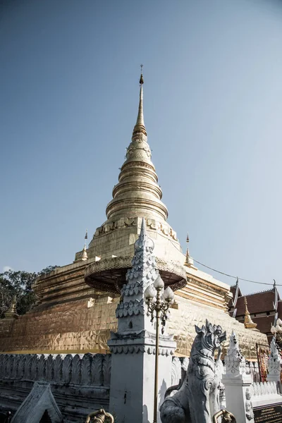 Phra Chae Haeng Temple의 파고다 — 스톡 사진