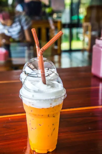 Mrożona Herbata Mleczna Plastikowej Filiżance Tajlandia — Zdjęcie stockowe