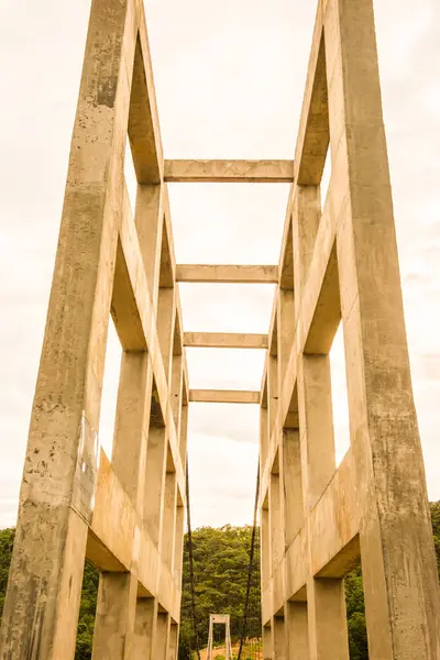 タイのメークアン ウドム ダムの吊り橋 — ストック写真