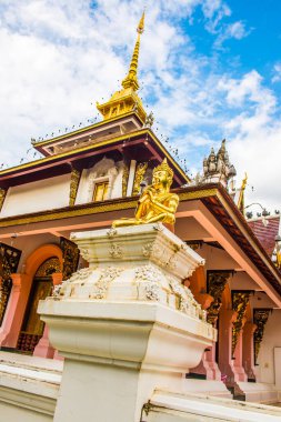Chiangmai, Tayland 'daki Darabhirom Ormanı Manastırı' ndan Phra Chao Than Jai Mondop.