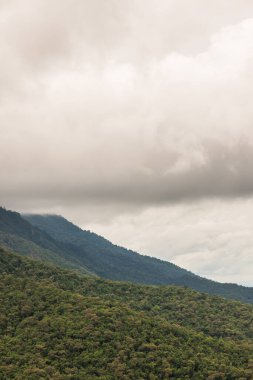 Tayland 'ın Phayao eyaletinde dağ manzarası.
