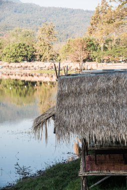 Tayland 'ın Chiangmai ilindeki Huay Tueng Tao gölünün manzara manzarası.