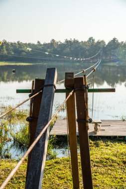 Tayland 'ın Chiangmai ilindeki Huay Tueng Tao gölünün manzara manzarası.