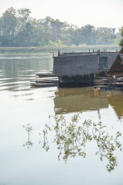 Tayland 'ın Chiangmai ilindeki Huay Tueng Tao gölünün manzara manzarası.