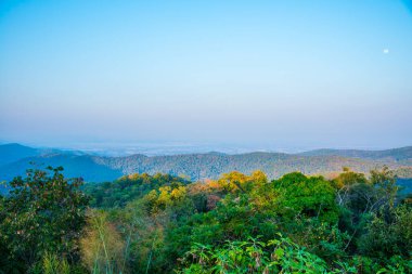 Tayland, Phayao bakış açısına göre dağ manzarası.