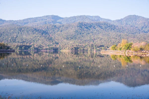 Vista Paisagem Lago Huay Tueng Tao Província Chiangmai Tailândia — Fotografia de Stock