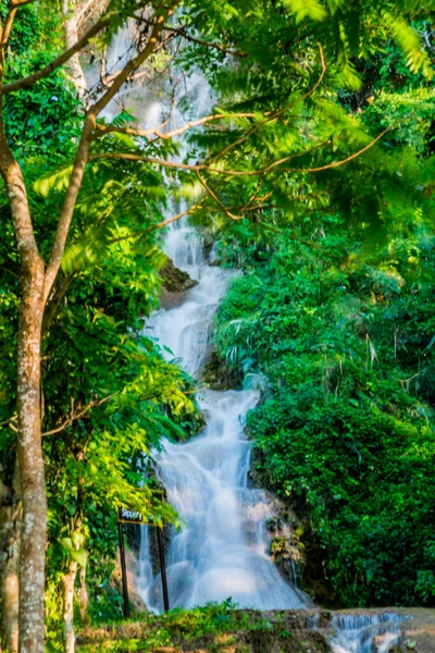 Cachoeira Tan Tong Província Phayao Tailândia — Fotografia de Stock