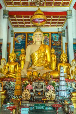 Hua Wiang Tai tapınağındaki güzel beyaz Buda, Tayland.