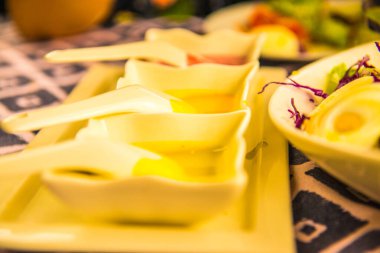 Tayland 'da beyaz kasede salata sosu..