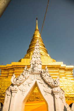 Tayland 'daki Phra Chae Haeng tapınağında..