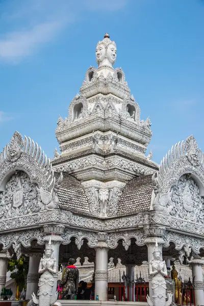 Tayland 'ın Nan eyaletindeki Ming Muang tapınağında güzel bir kalıp sanatı..