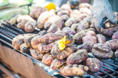 Izgara tatlı patates, Tayland.