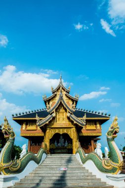 Tayland 'daki Ban Den Tapınağı' nda güzel bir Tayland tarzı kilise..