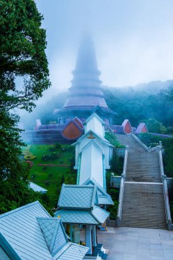 Doi Inthanon Ulusal Parkı, Tayland 'da dağda güzel bir stupa..