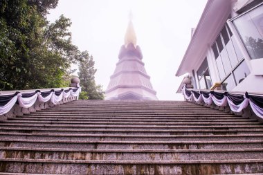 Doi Inthanon Ulusal Parkı, Tayland 'da dağda güzel bir stupa..