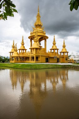 Rong Khun tapınağındaki Ganesha sergisi, Tayland.