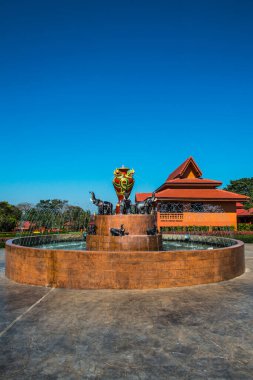Prayodkhunpol 'deki güzel çeşme Wiang Kalong Tapınağı, Tayland.