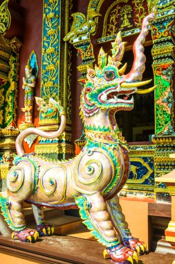 Himmapan hayvan heykeli Prayodkhunpol Wiang Kalong Tapınağı, Tayland.