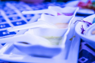 Tayland 'da beyaz kasede salata sosu..