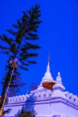 Tayland 'ın Nan şehrinde beyaz pagoda.