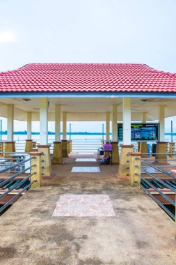 Tayland 'da, gölde bir dinlenme evi..