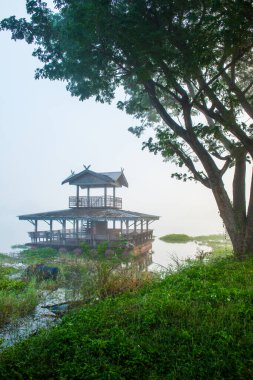 Phayao Gölü veya Kwan Phayao, Tayland 'da kış mevsiminde.