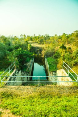 Mae Tam rezervuarının beton sızıntısı, Tayland.