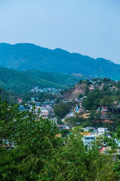 Dağdaki köy, Myanmar.