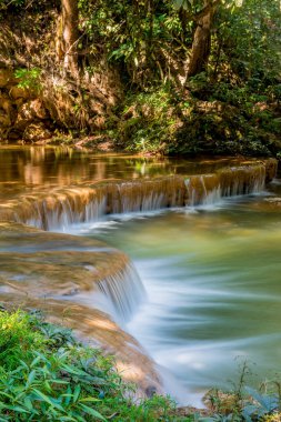Tansawan Şelalesi Doi Phu Nang Ulusal Parkı, Tayland.