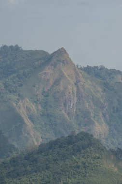 Tayland 'ın Chiangrai eyaletindeki Phu Chi Fa Manzarası' nda Dağ Manzarası.