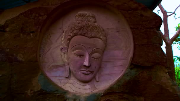 Video Arte Tallado Budista Roca Templo Huai Pha Kiang Provincia — Vídeos de Stock