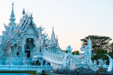Tayland 'ın Chiang Rai bölgesindeki Rong Khun tapınağı..