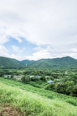Mae Kuang Udom Thara barajının manzara manzarası, Tayland.