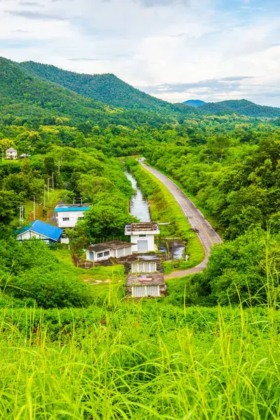 Mae Kuang Udom Thara barajının manzara manzarası, Tayland.