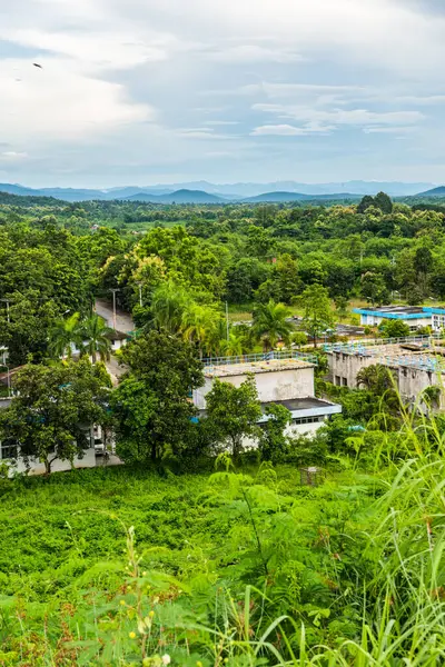 Mae Kuang Udom Thara barajının manzara manzarası, Tayland.